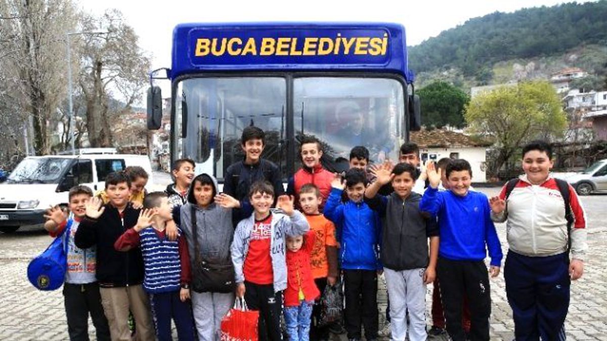 Bucalı Çocukların Havuz Keyfi