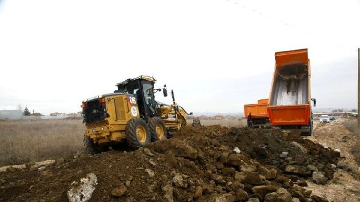 Emko\'da Yol Yapım Çalışması