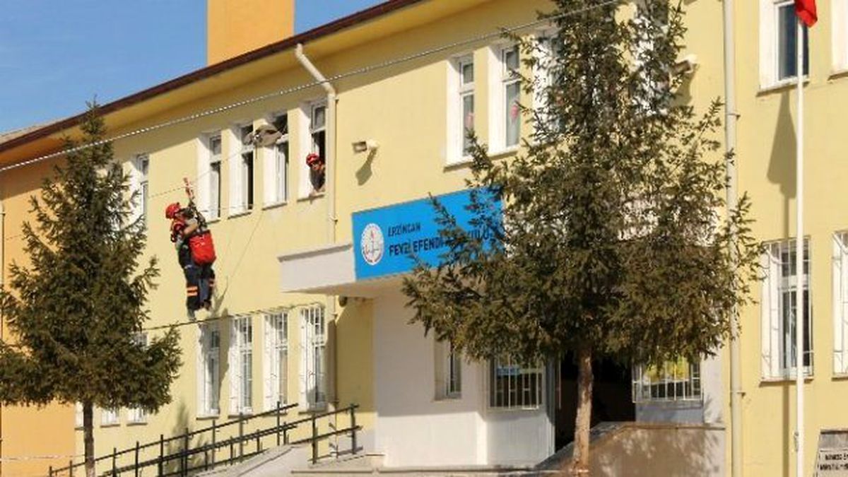 Erzincan\'da Gerçeğini Aratmayan Tatbikat