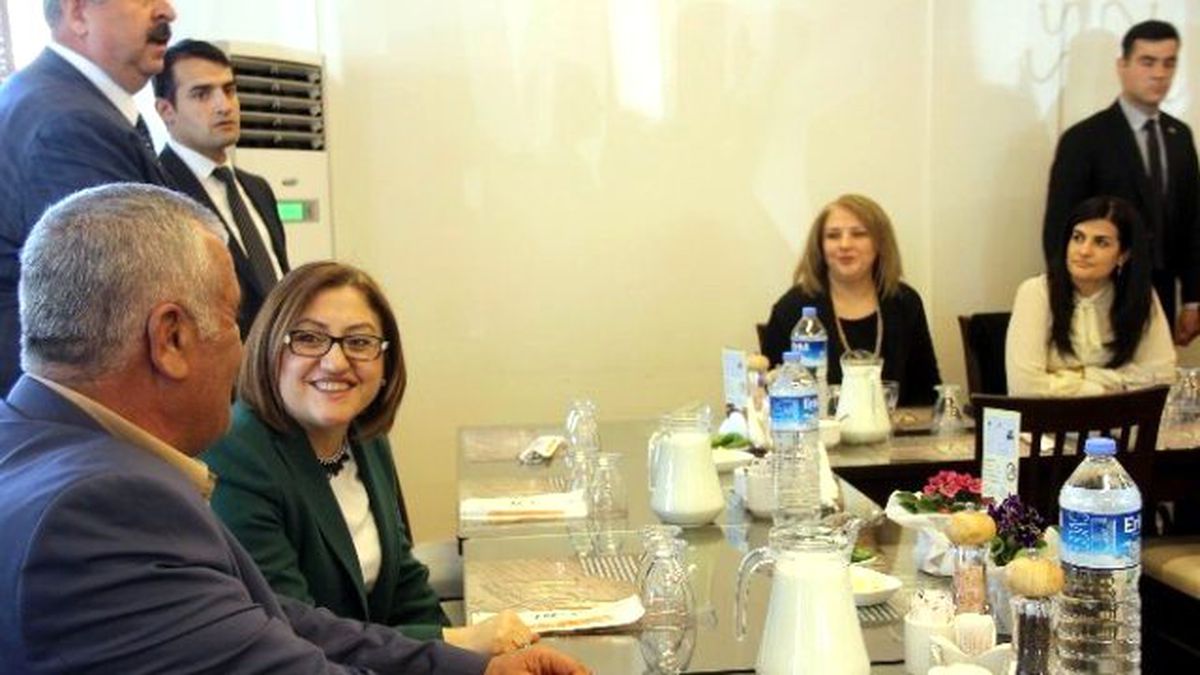 Fatma Şahin Kadın Çiftçilerle Yemekte Buluştu