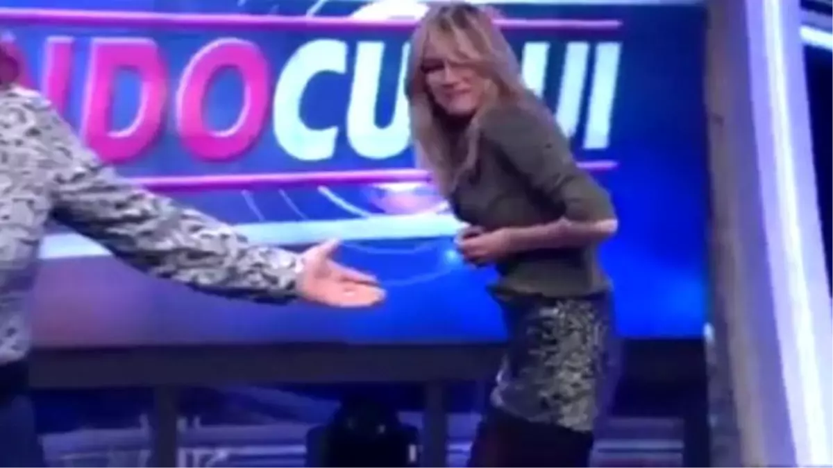 Güzel Sunucunun Gömleğinin Düğmeleri Patladı