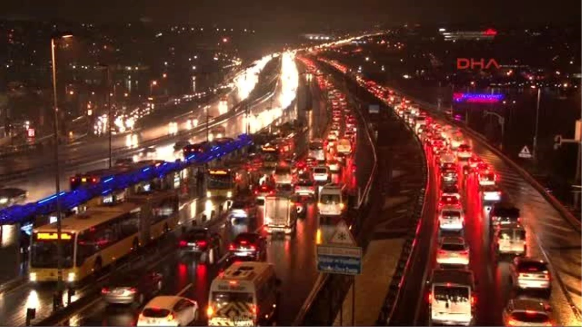 İstanbul\'da Trafik Yoğunluğu Yüzde 91\'e Ulaştı