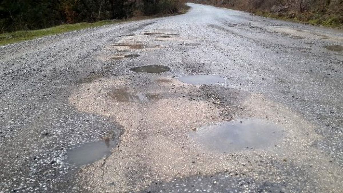 Keles Yolu Köstebek Yuvasına Döndü