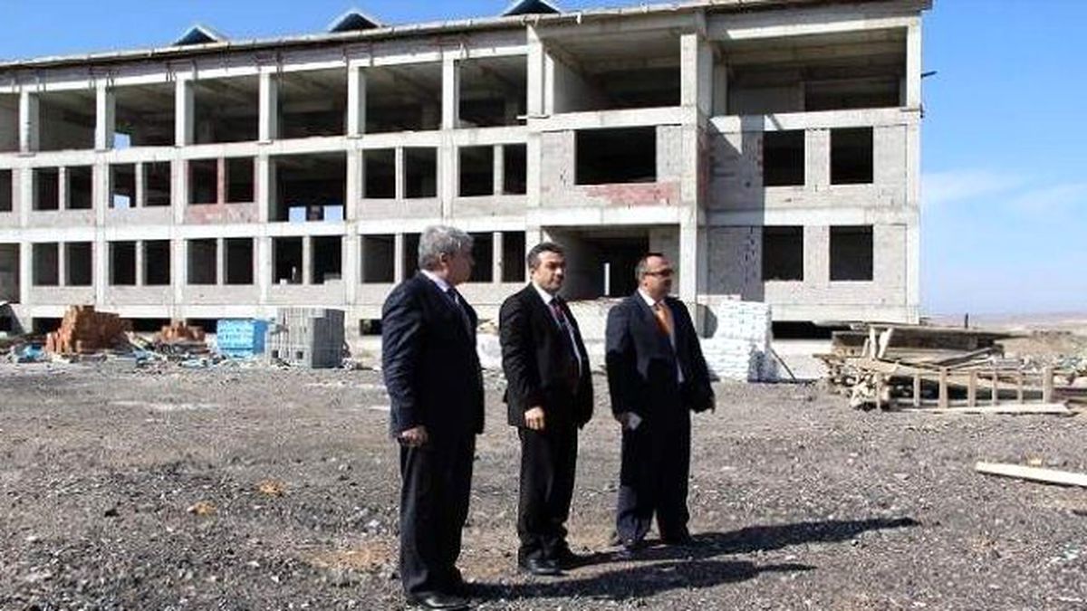 Milli Eğitim Müdürü Şimşek İmam Hatip Ortaokul İnşaatını İnceledi