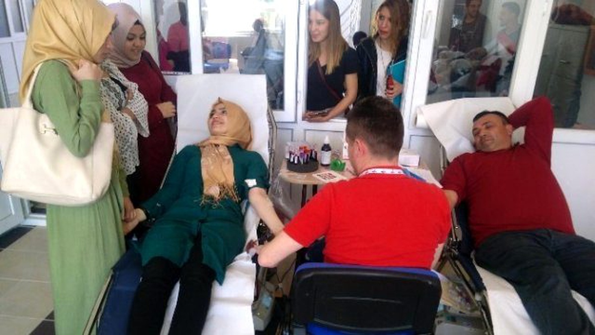 Öğrencilerinden \'1 Kan 3 Can\' Kampanyasına Destek