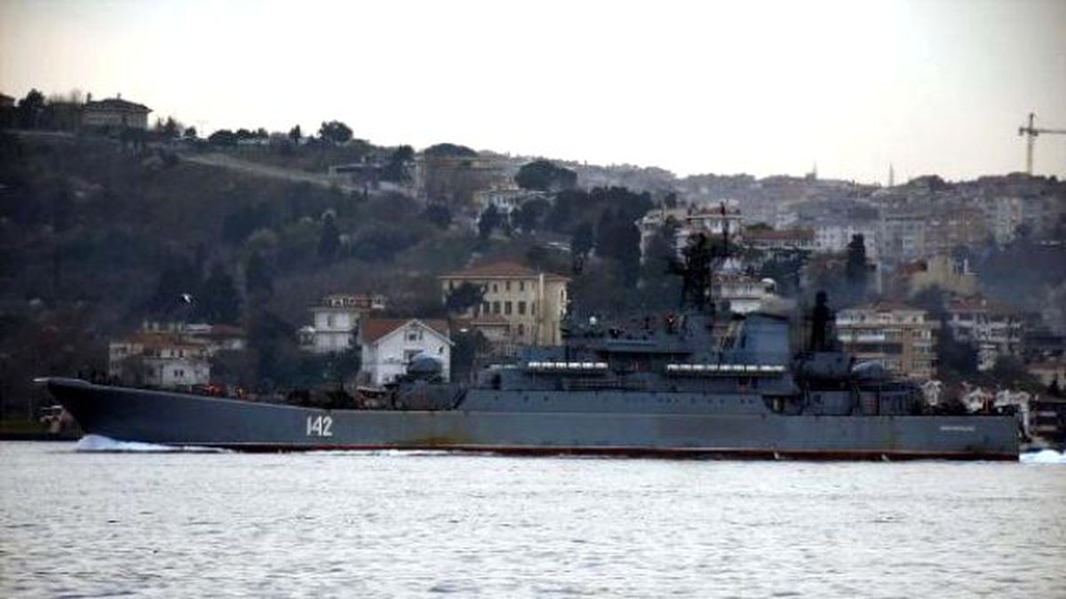 Rus Savaş Gemisine Helikopterli Önlem