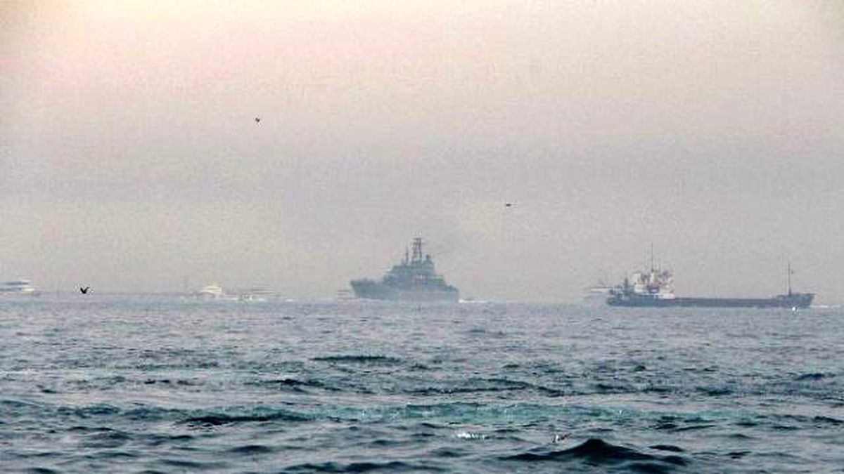 Rus Savaş Gemisi Boğazdan Geçti