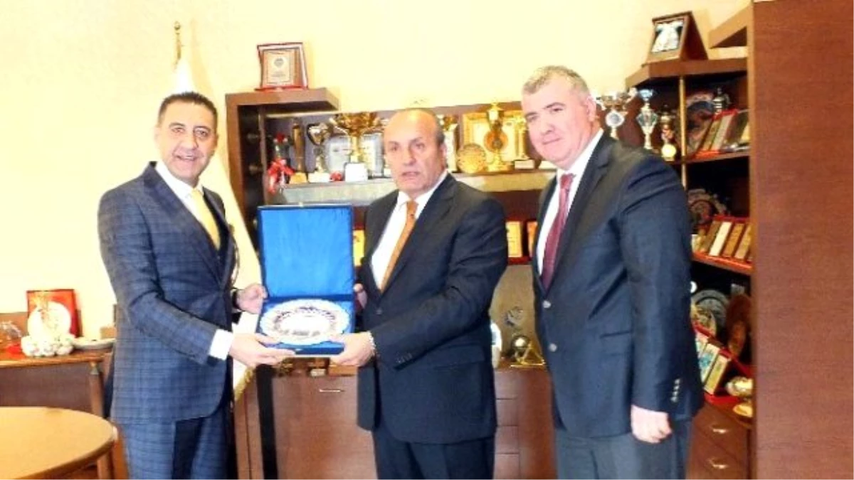 Sgk Müdürü\'nden Taşköprü Belediye Başkanı\'na Teşekkür Plaketi