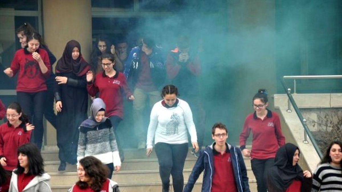 Sivas\'ta Deprem Tatbikatı Gerçeğini Aratmadı