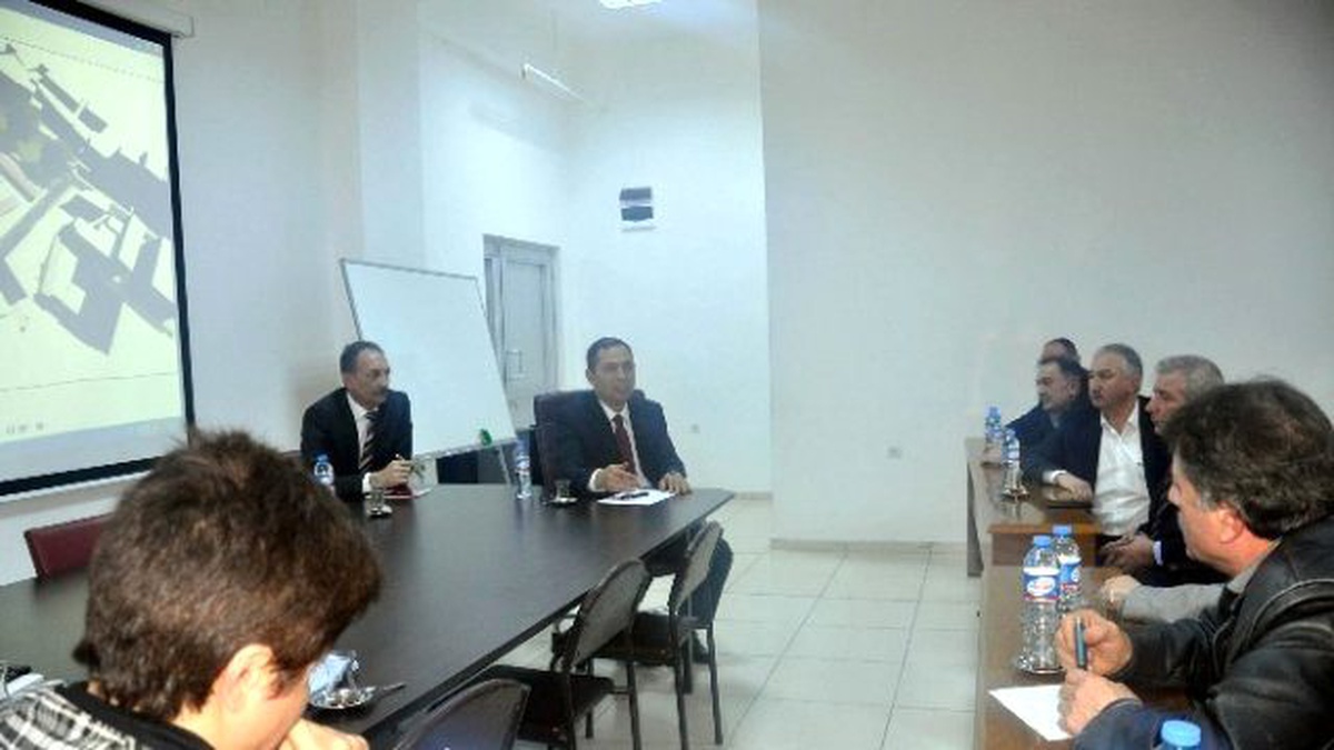 Uysal Pazaryeri Projesi\'ni Esnaf Odası Başkanlarına Anlattı