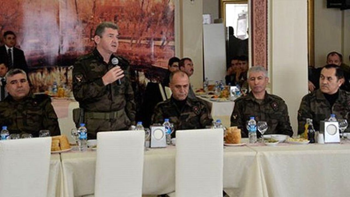 Vali Barut, Özel Harekat Polisleriyle Moral Yemeğinde Buluştu