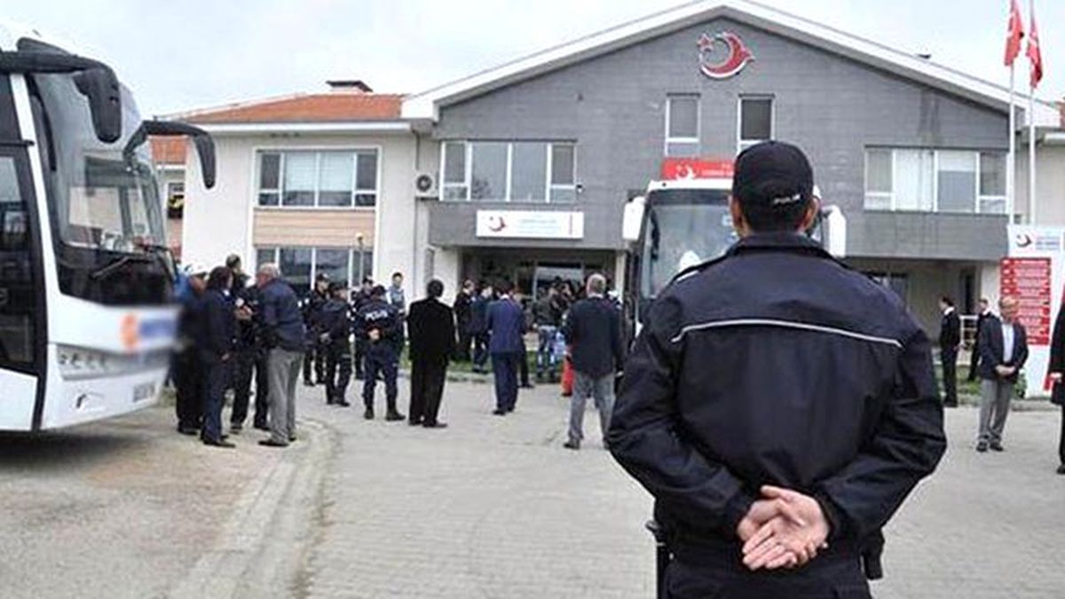 Yunanistan 2 Günde 267 Kaçağı Türkiye'ye İade Etti