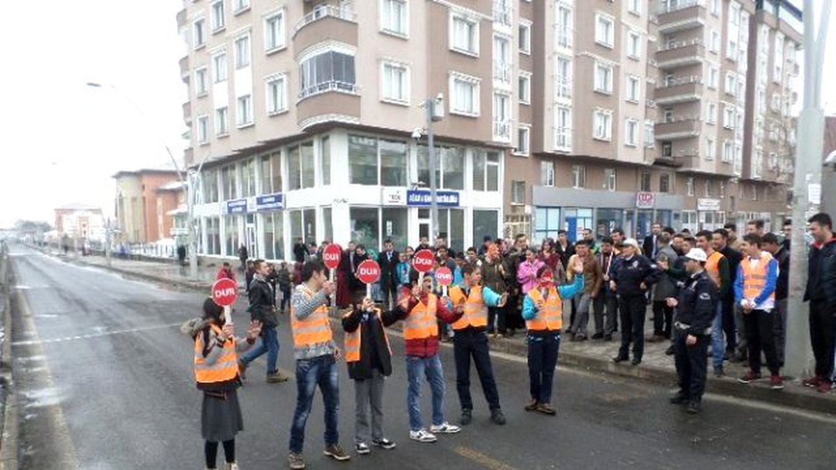 Ağrı\'da "Okul Geçit Görevlisi" Eğitimi Düzenlendi