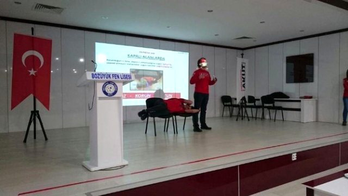 Akut Bozüyük\'ten "Deprem Bilinçlendirme" Semineri