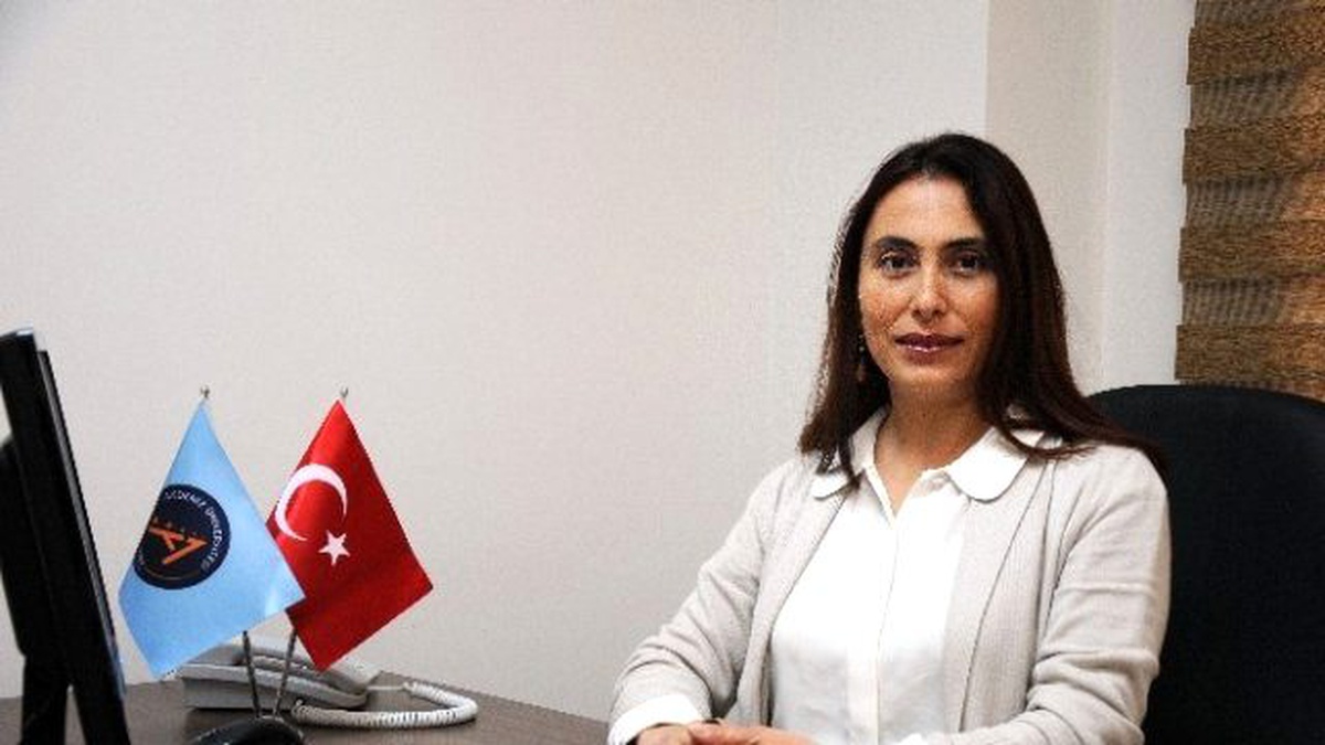 Aü Öğretim Üyesi Boztosun, Isıf Juri Başkanlığına Seçildi