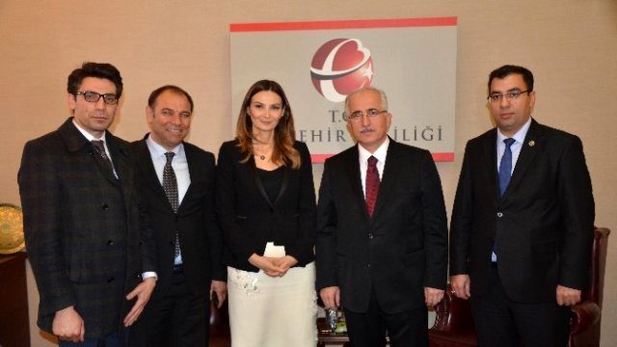 Azeri Vekilden Vali Tuna\'ya Ziyaret