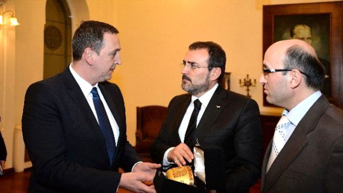 Bakan Ünal, Gürcistan Kültür ve Anıtları Koruma Bakanı Giorgadze ile Bir Araya Geldi
