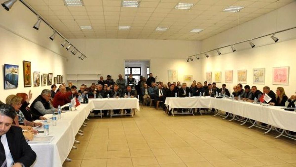 Başkan Gençer, "23 Ayda 250 Bin Metrekare Kilit Taş, 25 Kilometre Asfalt Yol Yaptık"
