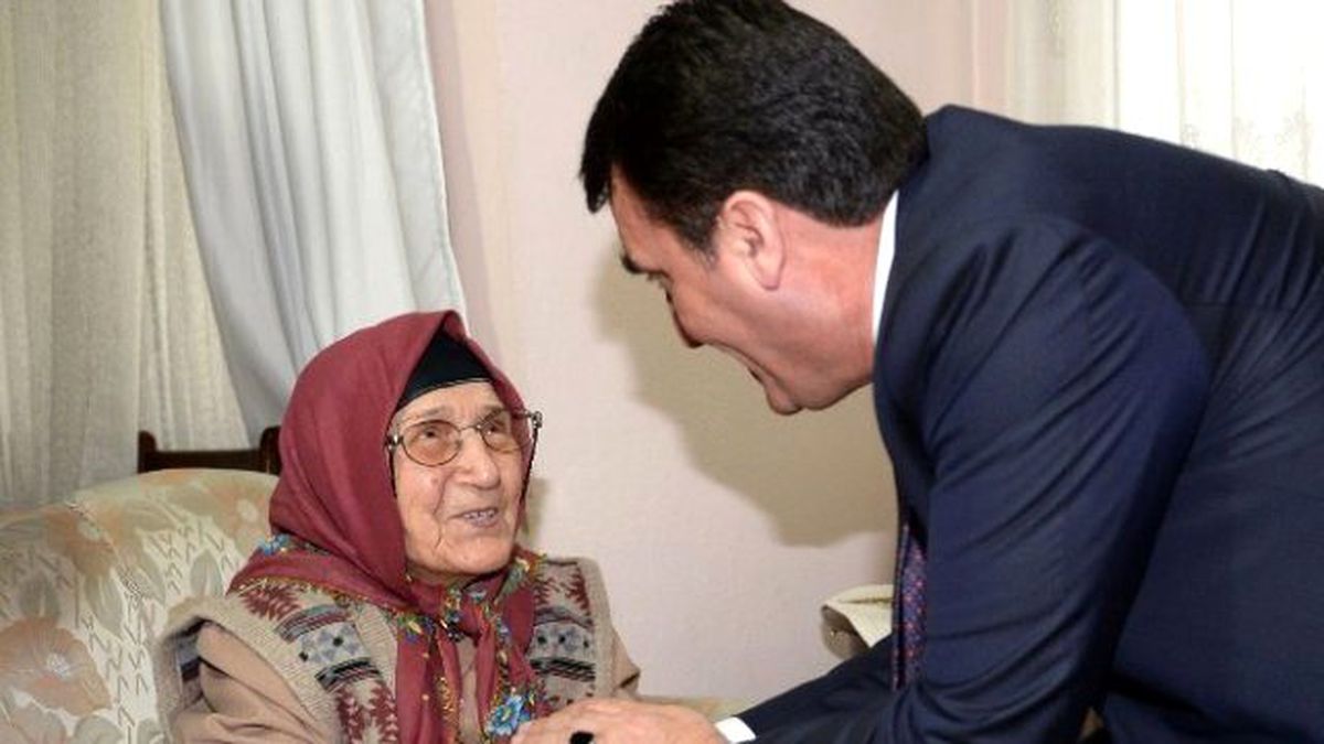 Başkandan Asırlık Nineye Ziyaret