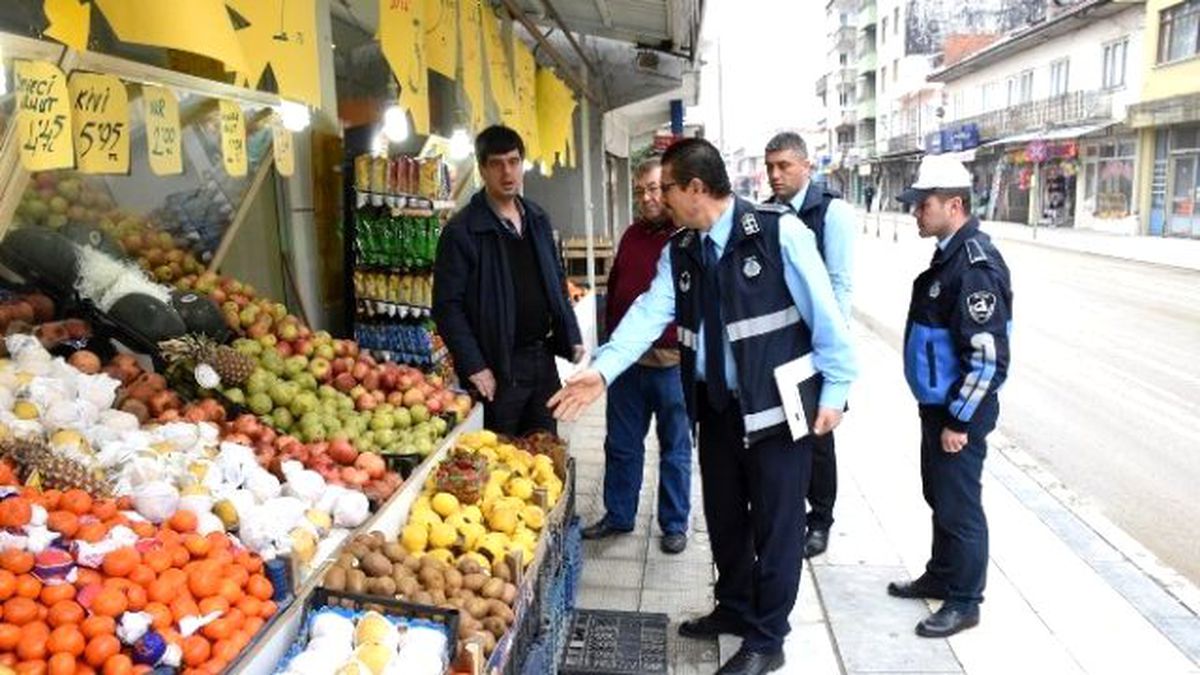 Belediyeden Kaldırım İşgali Operasyonu