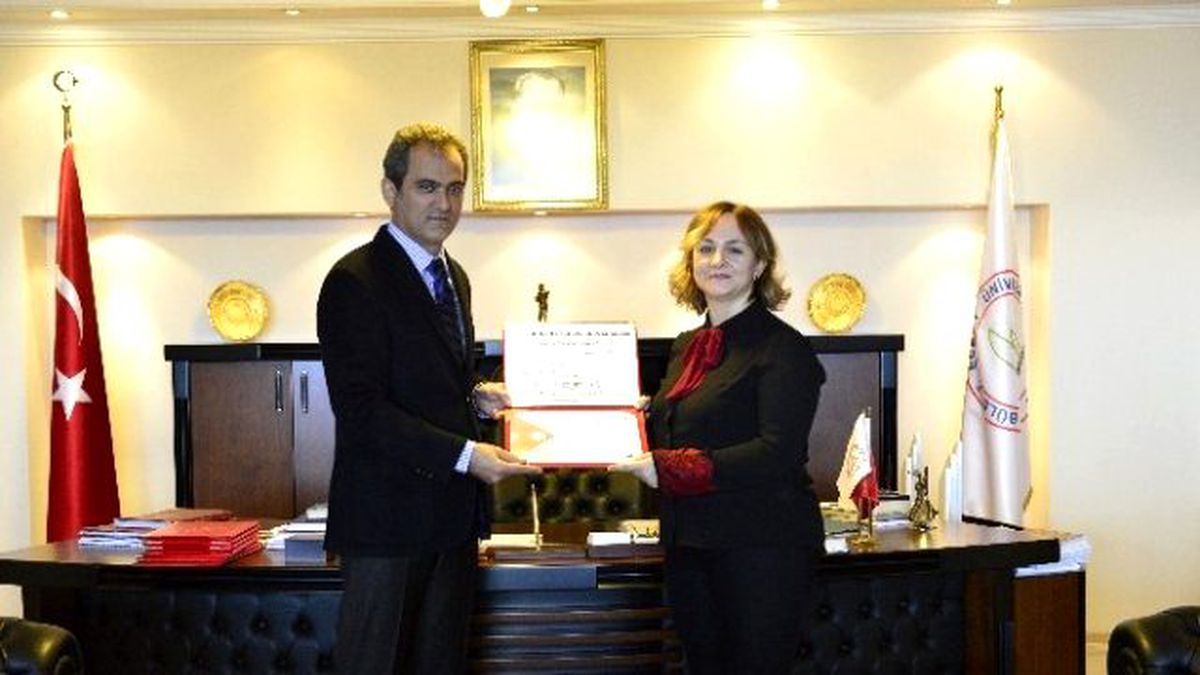 Bülent Ecevit Üniversitesi Akademik Başarılara Değer Veriyor