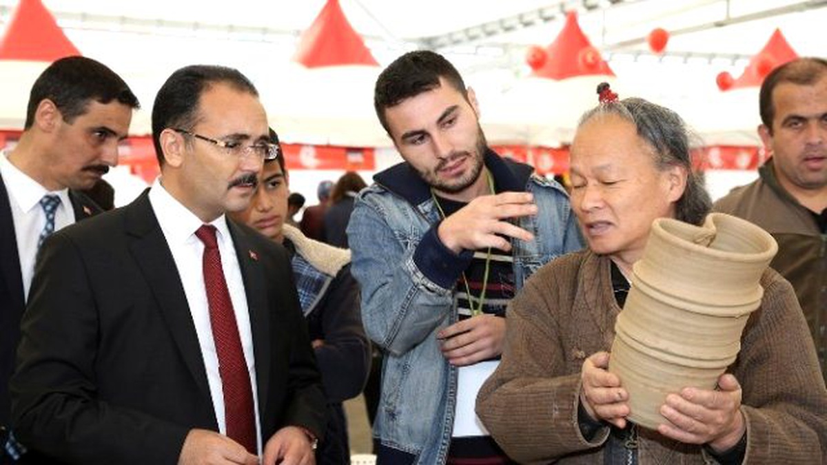 Cahan; "Uşak Kültür ve Sanatla Anılan Bir Kent Olacak"