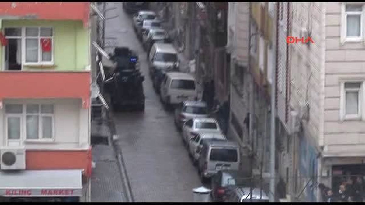 Çevik Kuvvete Saldıran Kadın Teröristler Etkisiz Hale Getirildi