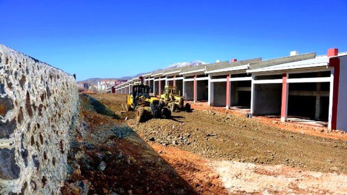 Eksikler Giderildi, Esnaf Taşınmaya Başladı