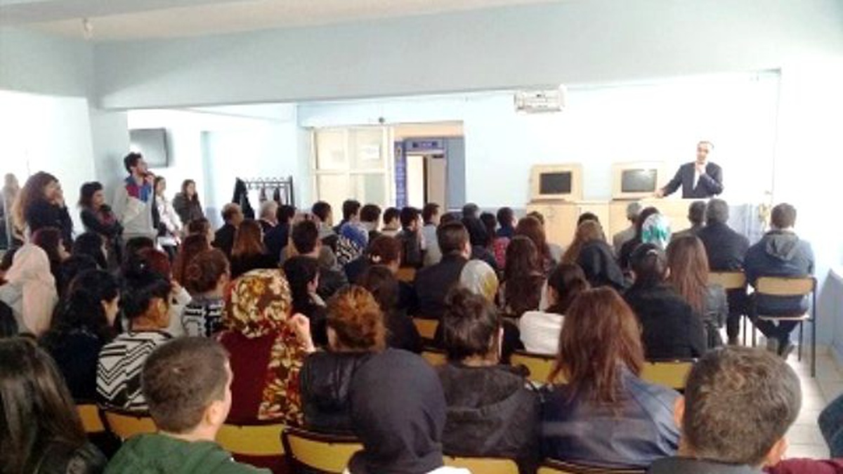 Ergani MYO\'da "Gençlik ve Din" Konulu Seminer
