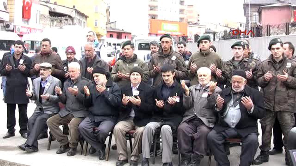 Erzurum Şehit Polisi Erzurum\'da 5 Bin Kişi Uğurladı 1-