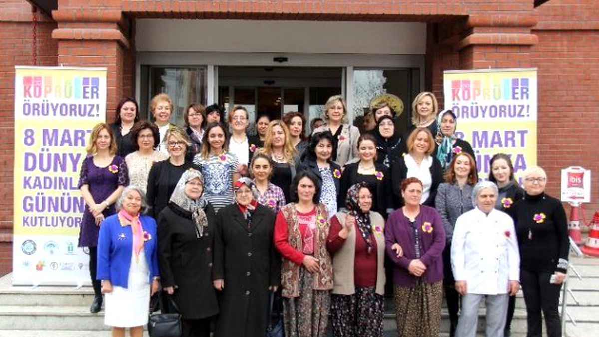 Eskişehirli Kadınlar 8 Mart Kutlamaları İçin Bir Araya Geldi