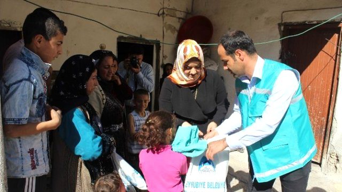 Eyyübiye Belediyesi, Muhtaç İnsanlara Ulaşmaya Devam Ediyor