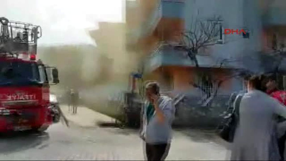 Fethiye\'de Polis Memurunun Evi Yandı