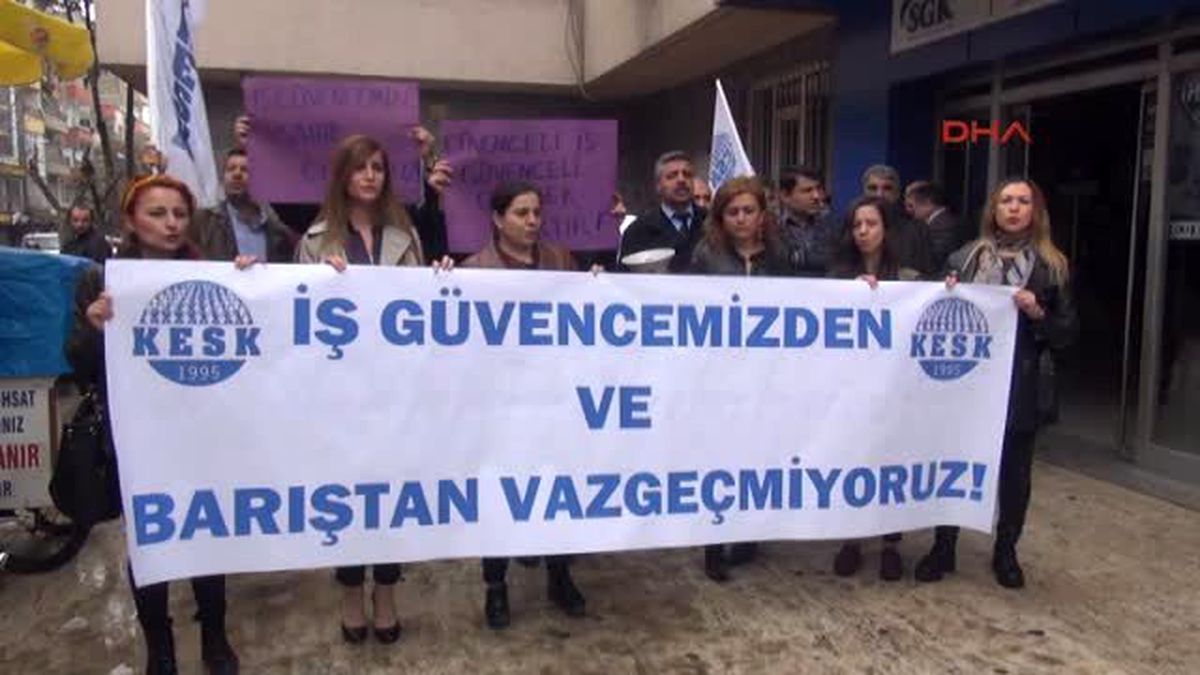 Gaziantep\'te Kadınlardan Sgk Önünde Eylem