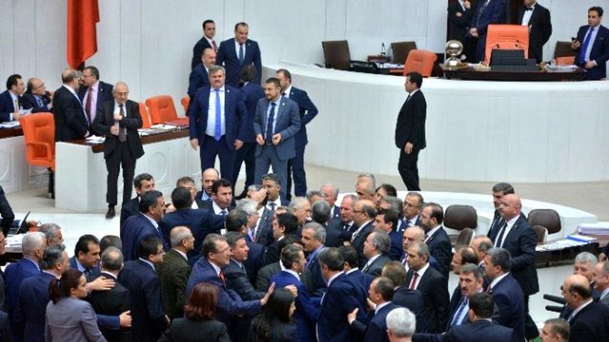 Genel Kurul\'da Gergin Anlar