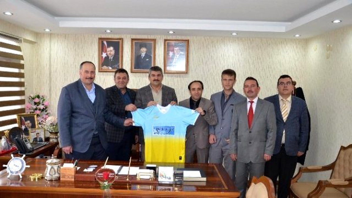 Günyüzü Belediye Gençlik ve Spor Kulübü Yöneticilerinden Başkan Arayıt\'a Ziyaret