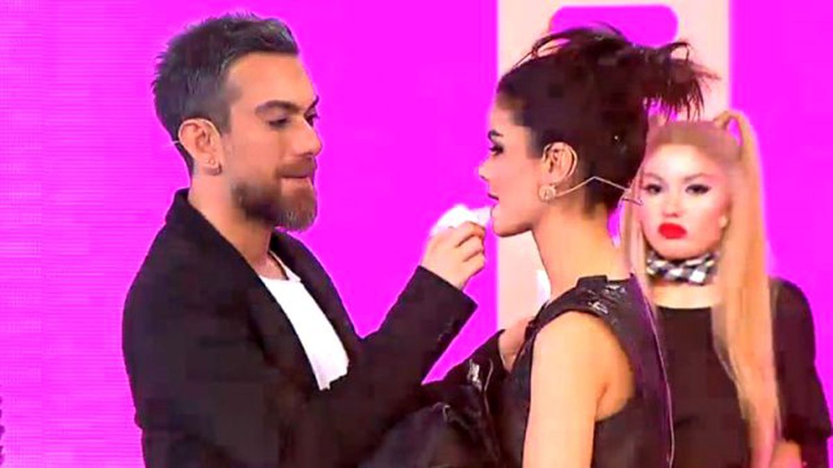 Hakan Akkaya\'dan Yarışmacıya Müdahale