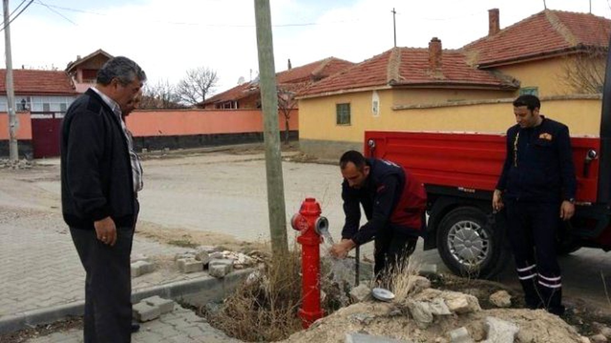 Kulu\'da Mahallelere Su Dolum Vanaları Monte Ediliyor