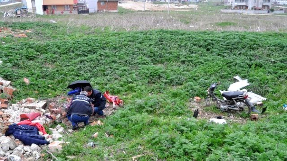 Motosikleti Çalıp Parçaladılar