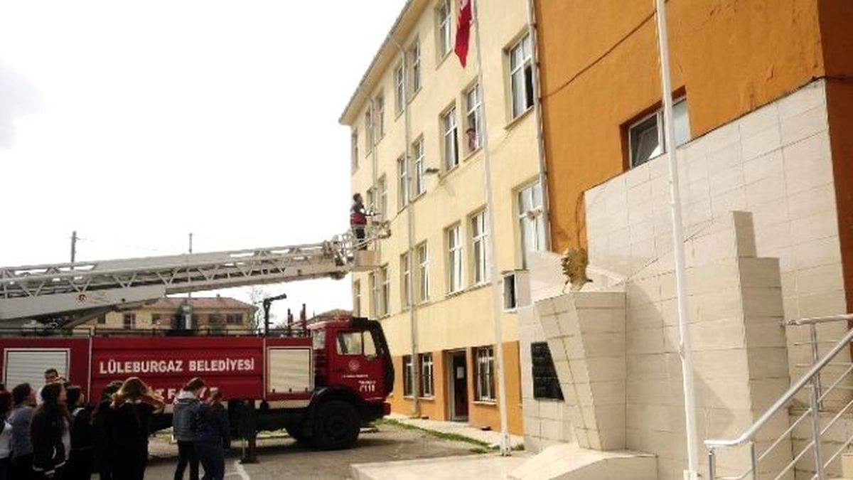 Öğrenciler Tatbikatı Başarıyla Gerçekleştirdi