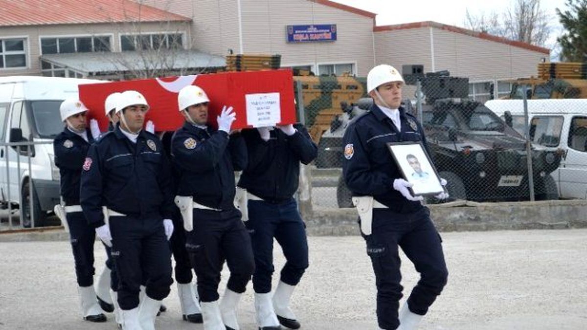 Şehit Polis İçin Tören Düzenlendi