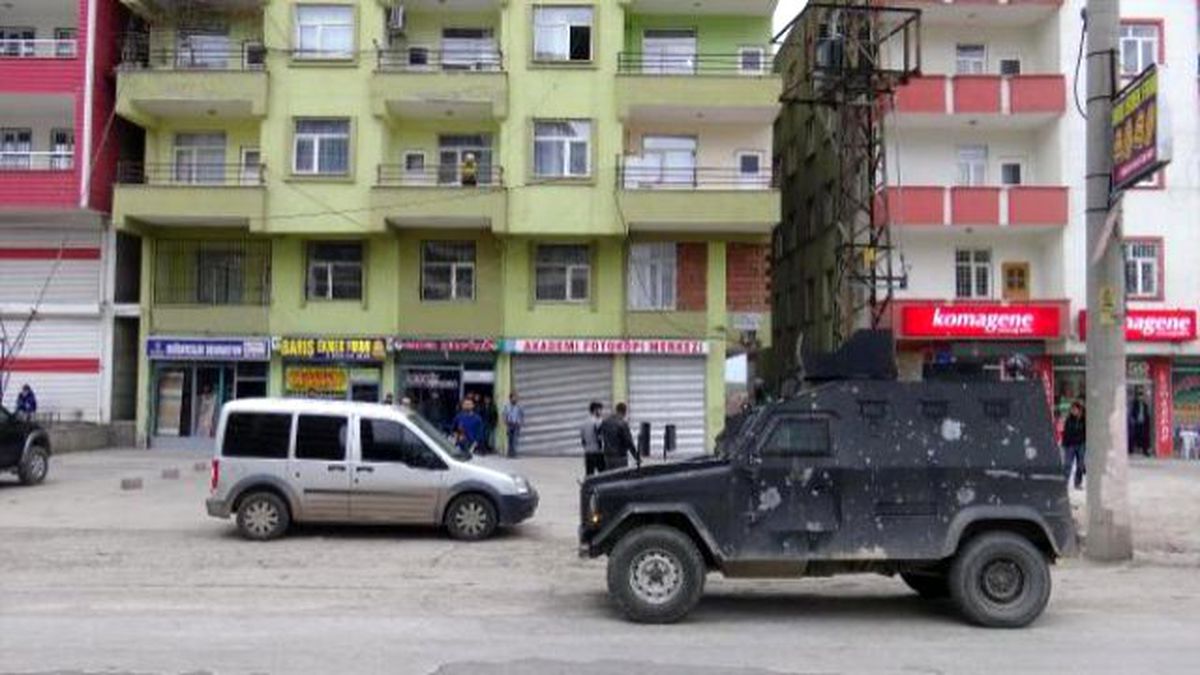 Silvan\'da Tartıştığı Karısını Tabanca ile Yaraladı