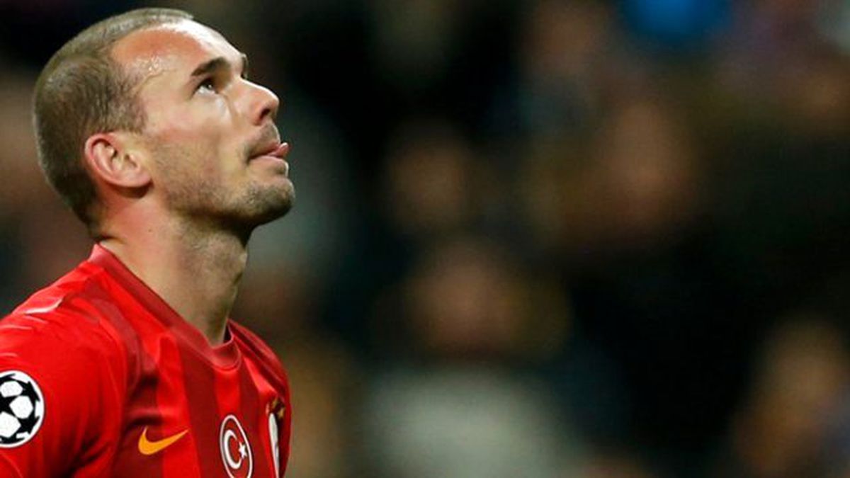 Sneijder Ayrılacak mı? Açıkladı