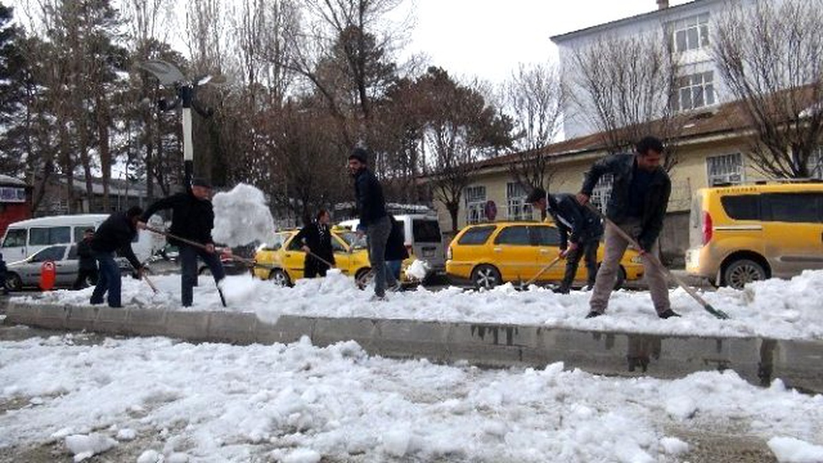Tatvan\'ın "Kar Timi" Son Görevinin Yerine Getiriyor