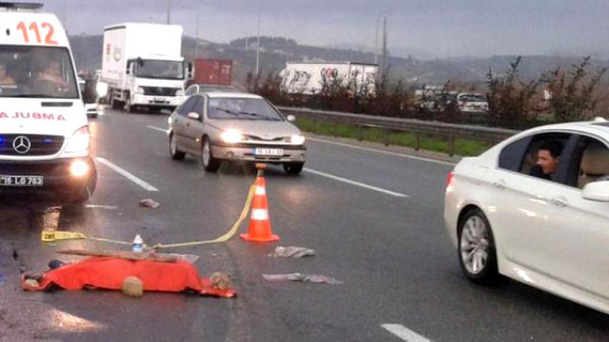 Tır Çarpan Kamyonet Sürücüsü Öldü