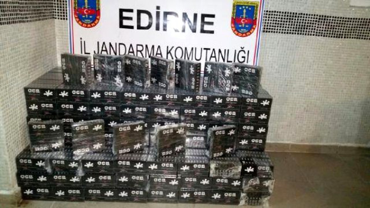 Tır\'da Kaçak Et ve Sigara Filtresi Ele Geçirildi