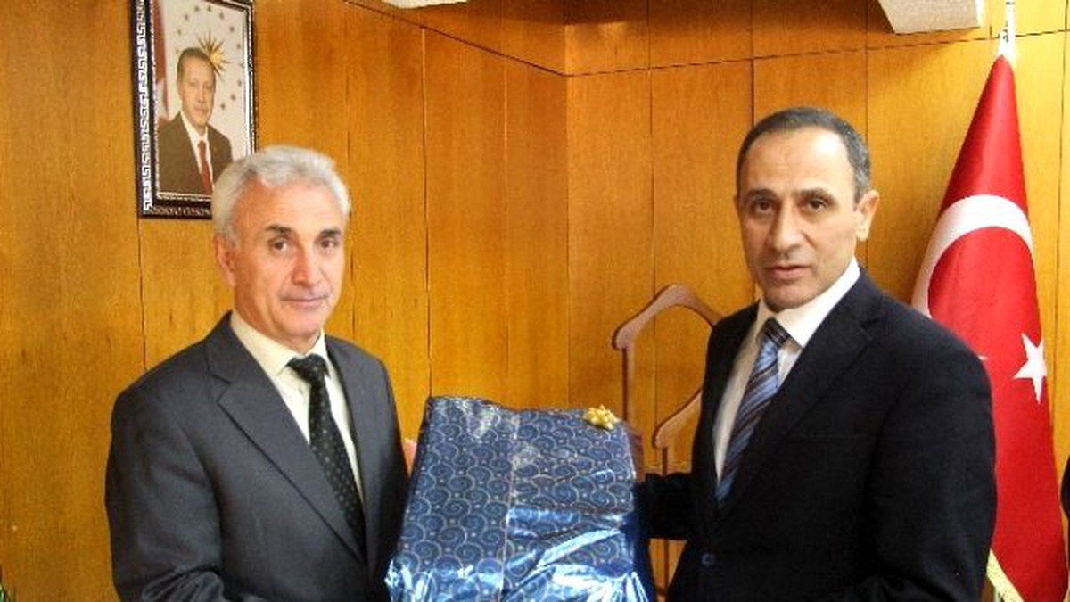 Tüba Çeviri Ödülünü Alan Öğretim Üyeleri Ödüllendirildi