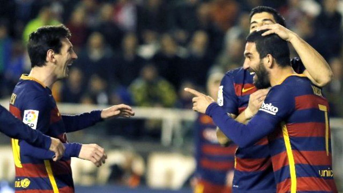 Arda Turan Barcelona\'da İlk Kırmızı Kartını Gördü