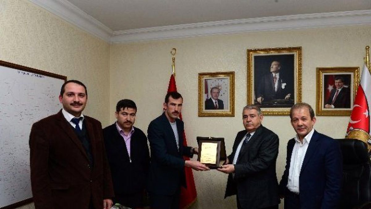 Başkan Mahçiçek\'e "Teşekkür" Plaketi