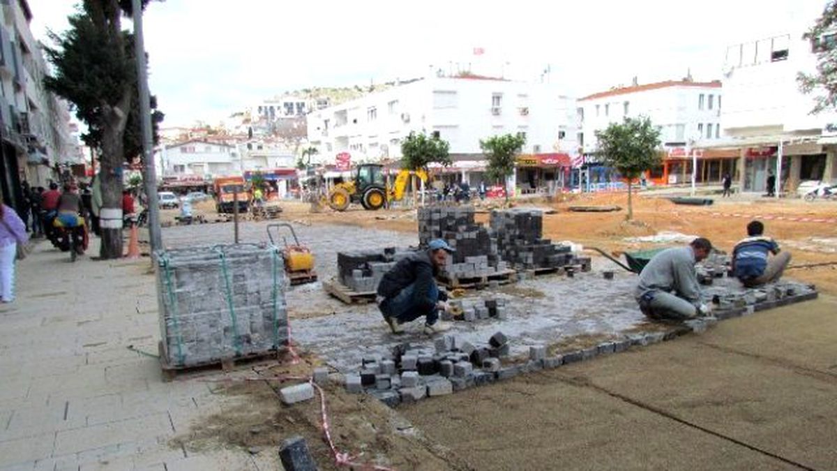 Çeşme Yeni Meydanına Kavuşuyor